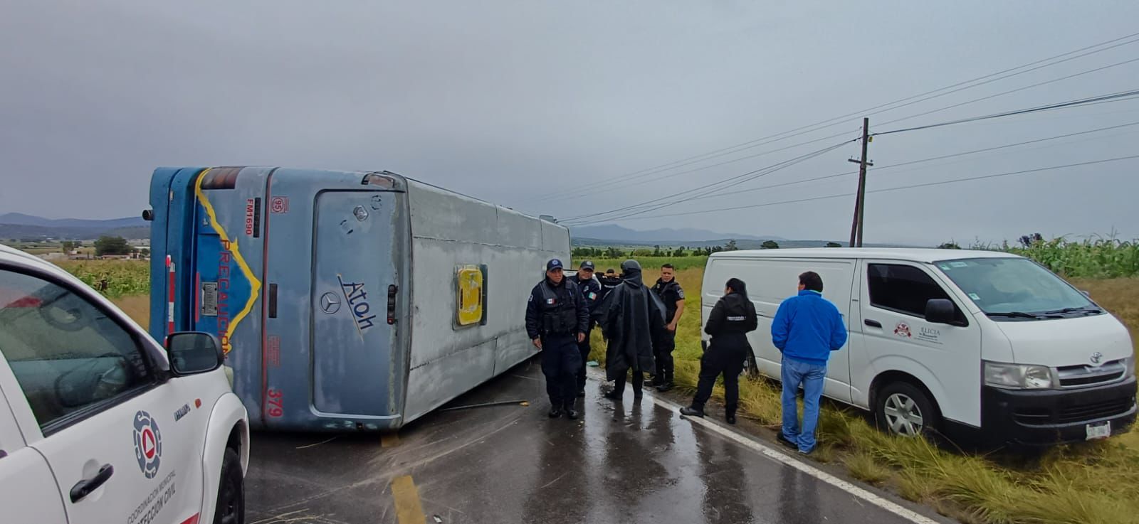 Atiende Seguridad Pública de Huamantla volcadura en la carretera a la comunidad de Benito Juárez